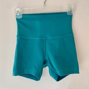 Green Lululemon Wunder Train Short, size 4
